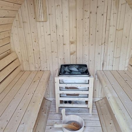 Villa With Private Sauna And Jacuzzi, 8 Min From Schloss Schoebrunn 维也纳 外观 照片