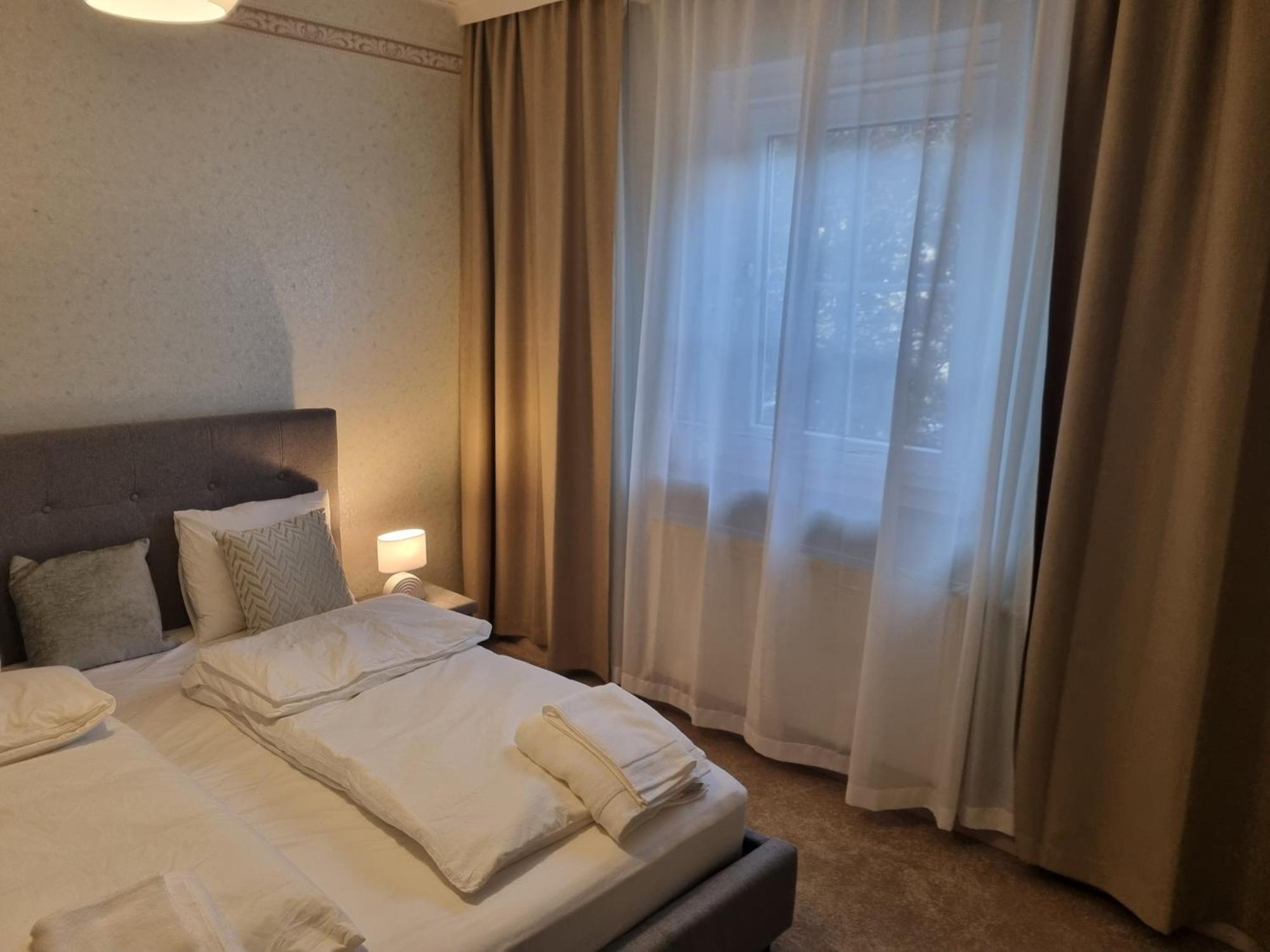 Villa With Private Sauna And Jacuzzi, 8 Min From Schloss Schoebrunn 维也纳 外观 照片